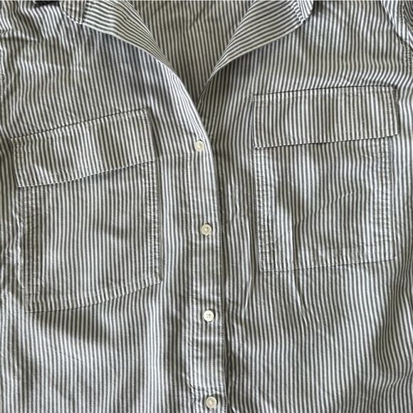 Aritzia Button Down - Picture 3 of 3